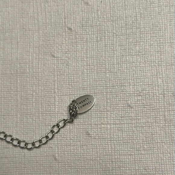Twenty Compass Silver Chain - Picture 6 of 6